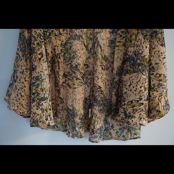 Flowered print shall - Picture 2 of 5